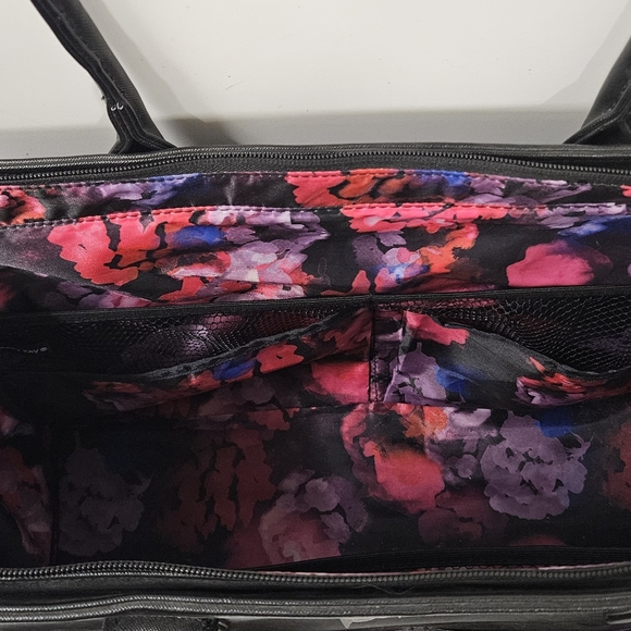 Mary Kay Travel Bag ,NWOT - Picture 2 of 3